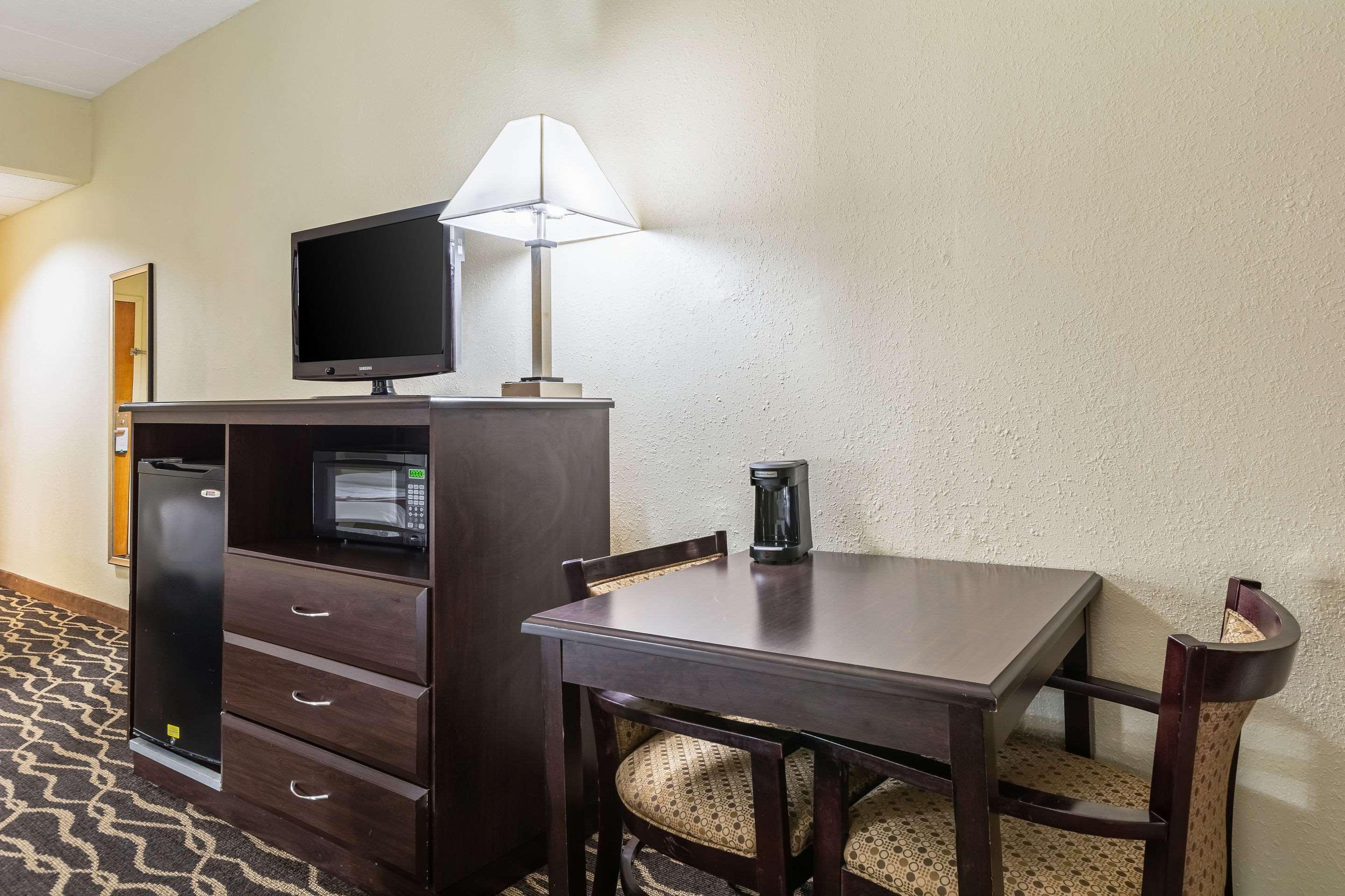 Quality Inn & Suites Southport Indianapolis Eksteriør bilde