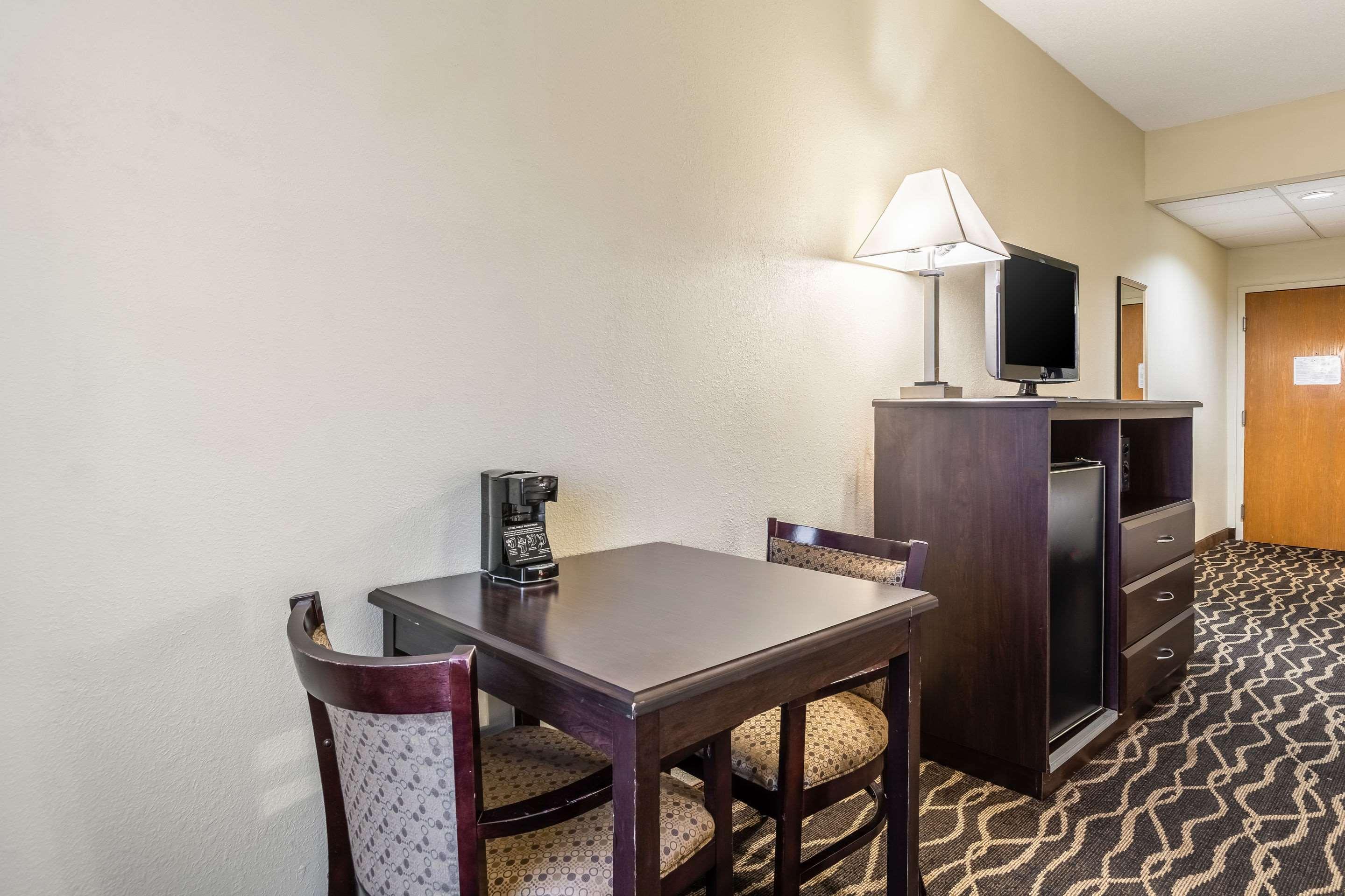 Quality Inn & Suites Southport Indianapolis Eksteriør bilde